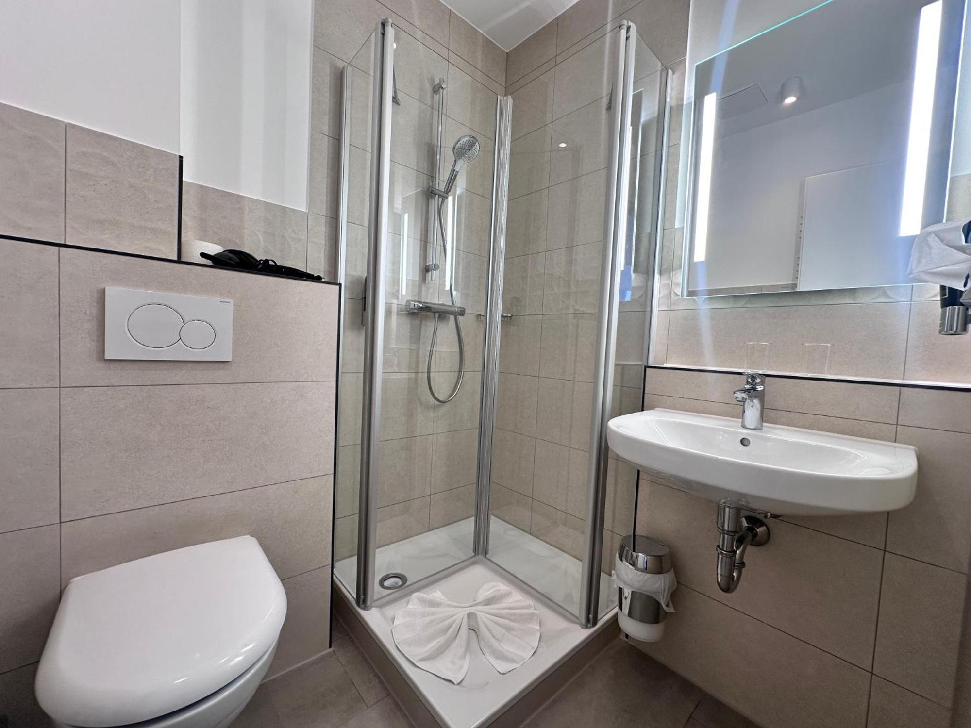 Deluxe Double Room,1583650109:JPEG